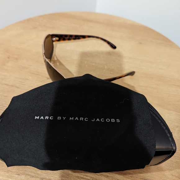 Marc by Marc Jacobs Aviator Polarized Sunglasses - Picture 5 of 8